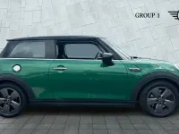 Used Mini Cooper S Classic 176 HP (129 kW) 2023 Green Hatchback