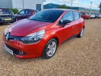 Used Renault Clio Play 75 HP (55 kW) 2016 Red Hatchback
