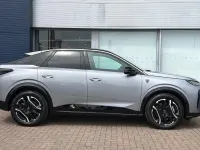 Usado Peugeot e-3008 GTi 154 kW (210 HP) 2025 Cinzento SUV