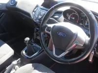 Usado Ford Fiesta Zetec 2016 Vermelho Citadino