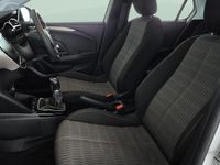 Used Vauxhall Corsa Design Edition 75 HP (55 kW) 2022 White Hatchback