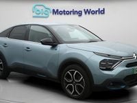 Begagnad Citroën e-C4 Shine 100 kW (136 HK) 2023 Blå Halvkombi