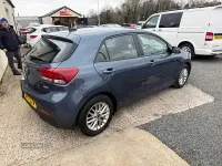 Used Kia Rio 99 HP (72 kW) 2017 Blue Hatchback