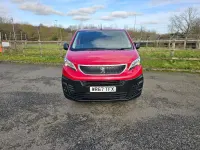 Second-hand Peugeot Expert S 120 CP (88 kW) 2017 Roșu Van