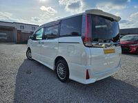 Begagnad Toyota Noah 2026 Vit Minibuss