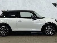 Used Mini Cooper Hatch 154 HP (113 kW) 2024 White Hatchback