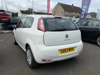 Used Fiat Punto Easy 69 HP (50 kW) 2013 White Hatchback