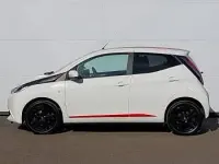 Used Toyota Aygo x-press 68 HP (50 kW) 2017 White Hatchback