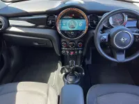 Begagnad Mini Cooper Classic 134 HK (98 kW) 2022 Svart Halvkombi