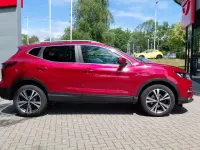 Used Nissan Qashqai N-Connecta 138 HP (101 kW) 2020 Red SUV