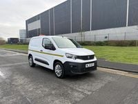 Usado Peugeot Partner 131 HP (96 kW) 2020 Branco Monovolume