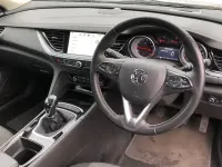 Begagnad Vauxhall Insignia Design Edition 140 HK (102 kW) 2018 Silver Halvkombi