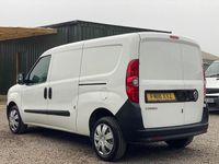 Used Vauxhall Combo 95 HP (69 kW) 2018 White MPV