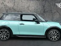Used Mini Cooper Hatch 113 kW (154 HP) 2025 Green Hatchback