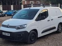 Used Citroën Berlingo 100 HP (73 kW) 2020 White MPV