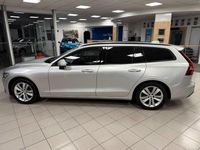 Usado Volvo V60 Momentum 150 HP (110 kW) 2019 Prateado Carrinha