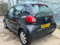 Begagnad Toyota Aygo 67 HK (49 kW) 2006 Svart Halvkombi