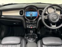 Used Mini Cooper Exclusive 134 HP (98 kW) 2022 Yellow Hatchback