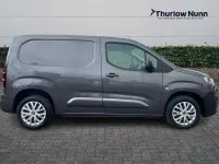 Używany Citroën Berlingo Start 100 KM (73 kW) 2023 Szary Minivan