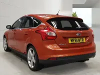Used Ford Focus Titanium 125 HP (91 kW) 2011 Red Hatchback