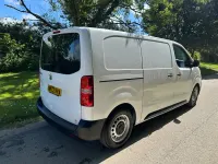 Gebraucht Vauxhall Vivaro 120 PS (88 kW) 2022 Weiß Van / Kleinbus