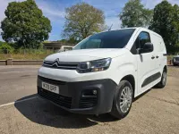 Używany Citroën Berlingo 75 KM (55 kW) 2019 Biały Minivan