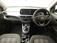 Used Hyundai i10 Premium 67 HP (49 kW) 2023 Green Hatchback