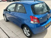 Used Toyota Yaris 101 HP (74 kW) 2011 Blue Hatchback