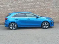 Usado Kia Ceed 138 HP (101 kW) 2019 Azul Citadino