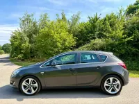 Used Vauxhall Astra SRi 165 HP (121 kW) 2014 Grey Hatchback