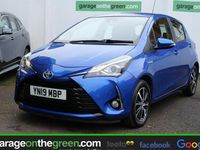 Used Toyota Yaris Hybrid 100 HP (73 kW) 2019 Blue Hatchback