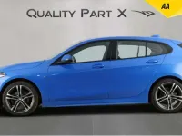 Begagnad BMW 118 M Sport 2023 Blå Halvkombi