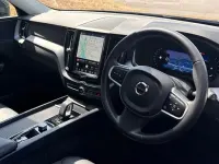 Used Volvo XC60 Momentum 197 HP (144 kW) 2021 Onyx black SUV