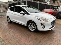 Used Ford Fiesta Zetec 100 HP (73 kW) 2018 White Hatchback