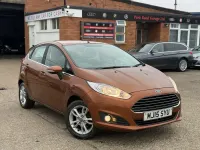 Second-hand Ford Fiesta Zetec 82 CP (60 kW) 2015 Maro Hatchback