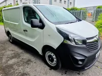 Used Vauxhall Vivaro S 95 HP (69 kW) 2017 White MPV