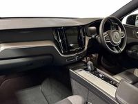 Used Volvo XC60 R-Design 194 HP (142 kW) 2022 SUV