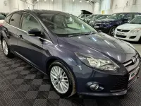 Begagnad Ford Focus Zetec 2013 Grå Halvkombi
