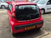 Used Peugeot 107 Active 68 HP (50 kW) 2014 Red Hatchback