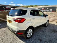 Used Ford Ecosport Zetec 95 HP (69 kW) 2016 White SUV