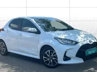 Used Toyota Yaris Design 116 HP (85 kW) 2023 White Hatchback
