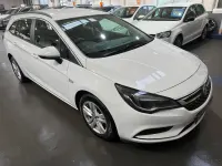 Used Vauxhall Astra Design Edition 2017 White Estate