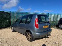 Usado Skoda Roomster 105 HP (77 kW) 2007 Cinzento Monovolume