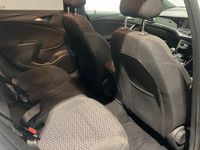 Used Vauxhall Astra SRi 150 HP (110 kW) 2016 White Estate