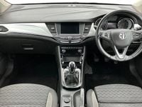 Used Vauxhall Astra Design Edition 110 HP (80 kW) 2020 White Hatchback