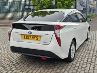Used Toyota Prius 2017 White Hatchback