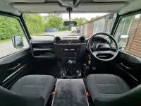 Used Land Rover Defender 122 HP (89 kW) 2012 Green Estate