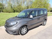 Begagnad Fiat Doblò S 2021 Grå Minibuss