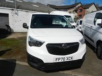 Second-hand Vauxhall Combo Edition 100 CP (73 kW) 2021 Alb Monovolum