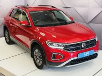 Used VW T-Roc Life 150 HP (110 kW) 2022 Red SUV
